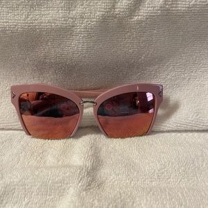 Womens kendall and Kylie sunglasses
